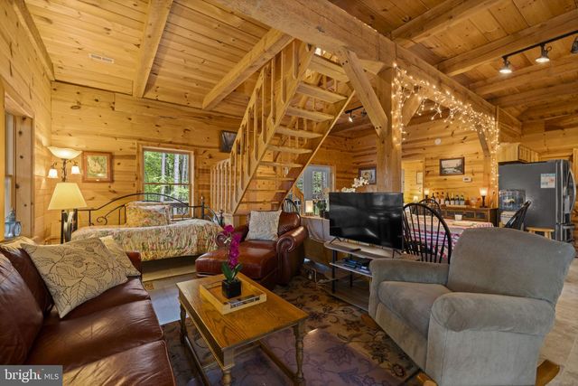 295 CREEKVIEW LN, Berkeley Springs, WV 25411