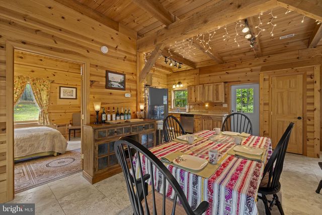295 CREEKVIEW LN, Berkeley Springs, WV 25411
