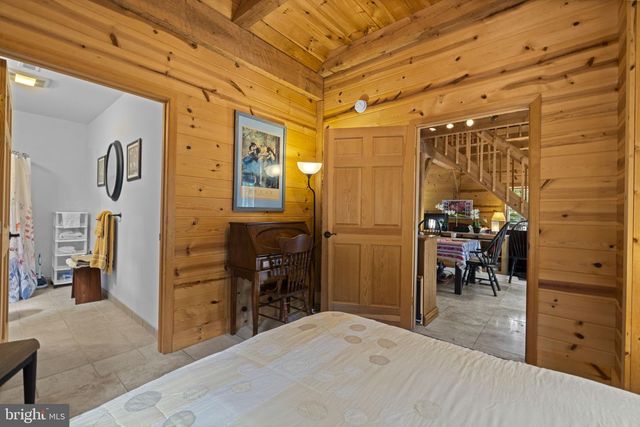 295 CREEKVIEW LN, Berkeley Springs, WV 25411