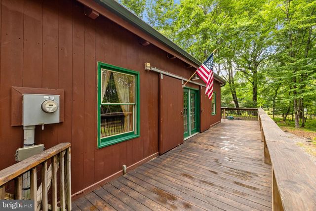 295 CREEKVIEW LN, Berkeley Springs, WV 25411