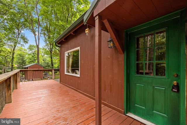 295 CREEKVIEW LN, Berkeley Springs, WV 25411