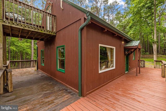 295 CREEKVIEW LN, Berkeley Springs, WV 25411