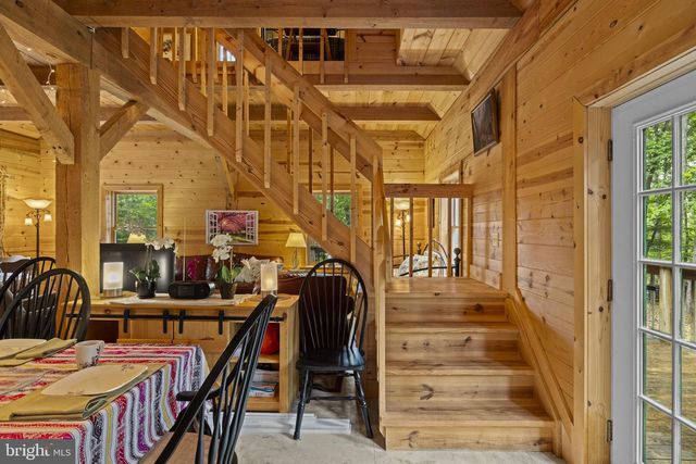 295 CREEKVIEW LN, Berkeley Springs, WV 25411