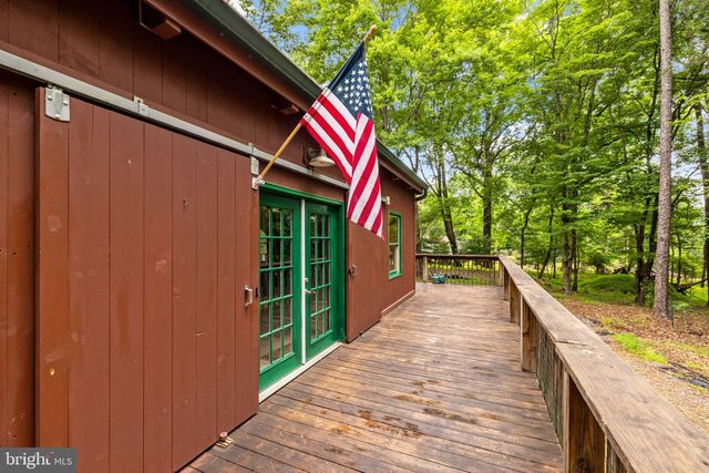 295 CREEKVIEW LN, Berkeley Springs, WV 25411