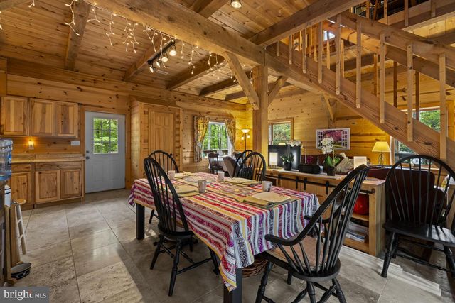 295 CREEKVIEW LN, Berkeley Springs, WV 25411