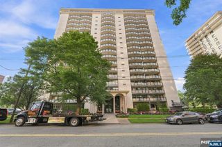 125 Prospect Avenue 18D, Hackensack, NJ 07601