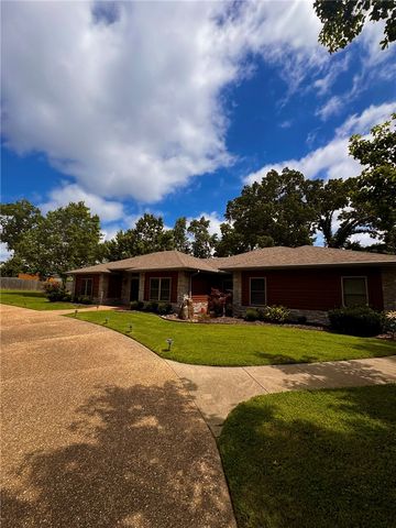 723 Lakeview Drive, Rogers, AR 72756