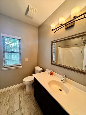 723 Lakeview Drive, Rogers, AR 72756