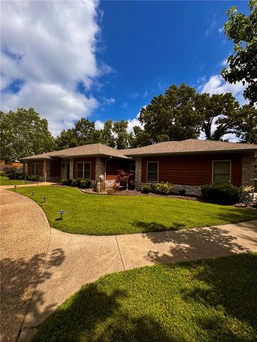723 Lakeview Drive, Rogers, AR 72756