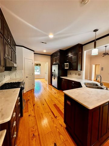 723 Lakeview Drive, Rogers, AR 72756