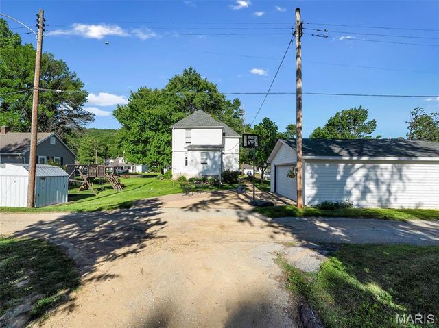 411 N Columbus Street, Pacific, MO 63069