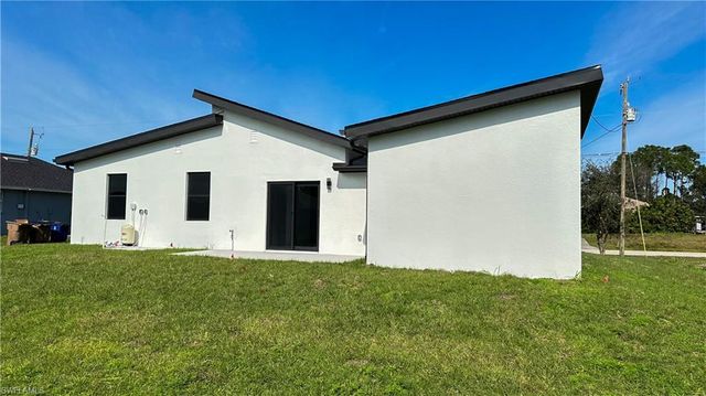 714 Chambers ST E, Lehigh Acres, FL 33974