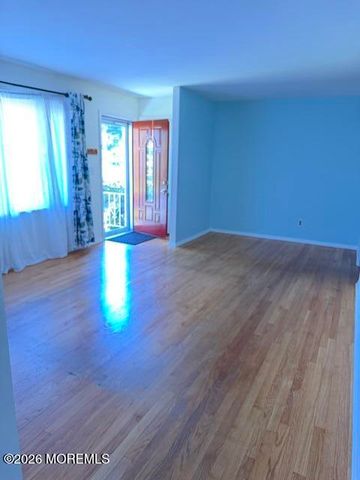 10 Maurice Avenue, Holmdel, NJ 07733