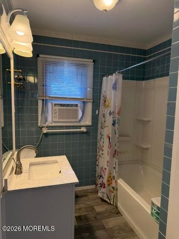 10 Maurice Avenue, Holmdel, NJ 07733