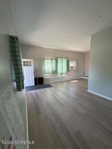 10 Maurice Avenue, Holmdel, NJ 07733