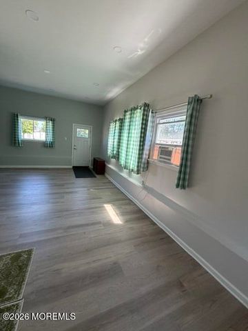 10 Maurice Avenue, Holmdel, NJ 07733