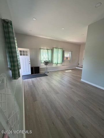 10 Maurice Avenue, Holmdel, NJ 07733