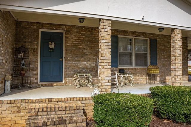 724 Earl North Road, Newnan, GA 30263