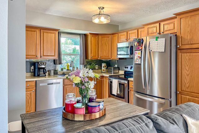 1204 5th Ave NW, Minot, ND 58703