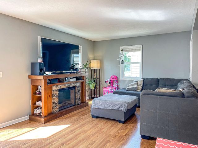 1204 5th Ave NW, Minot, ND 58703