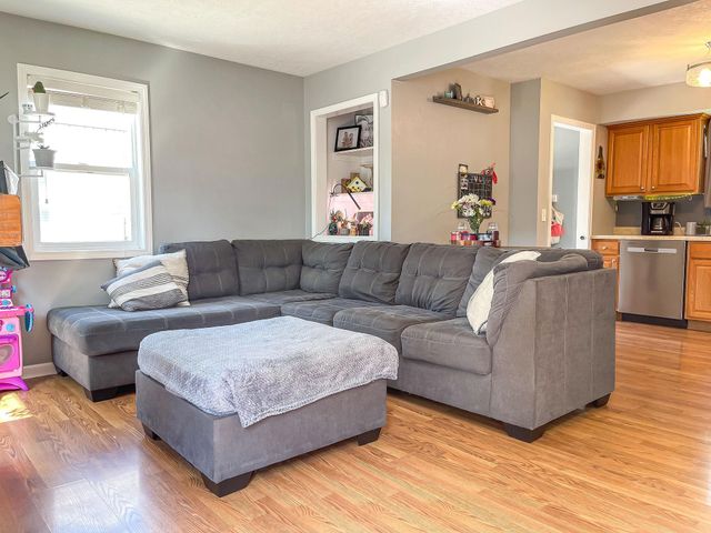 1204 5th Ave NW, Minot, ND 58703
