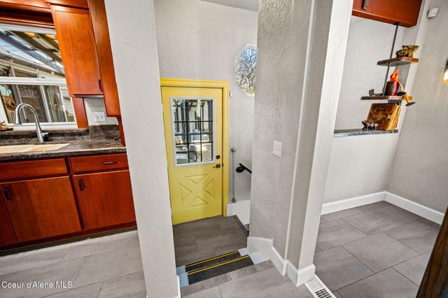 726 N B ST, Coeur D'alene, ID 83814