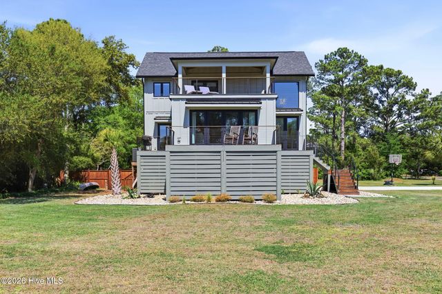 9017 Saint Stephens Place, Wilmington, NC 28412