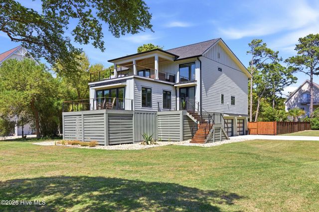 9017 Saint Stephens Place, Wilmington, NC 28412