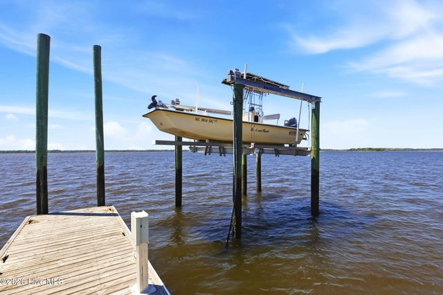 9017 Saint Stephens Place, Wilmington, NC 28412