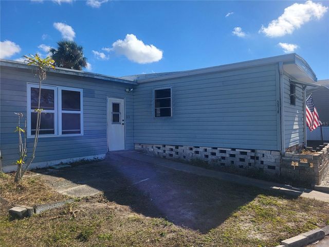 6580 SEMINOLE BOULEVARD 301A, Seminole, FL 33772