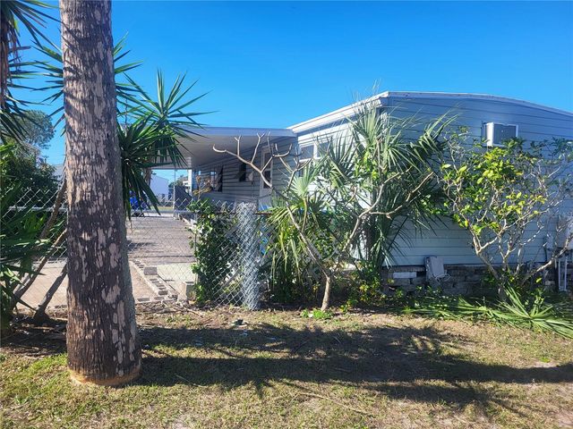 6580 SEMINOLE BOULEVARD 301A, Seminole, FL 33772