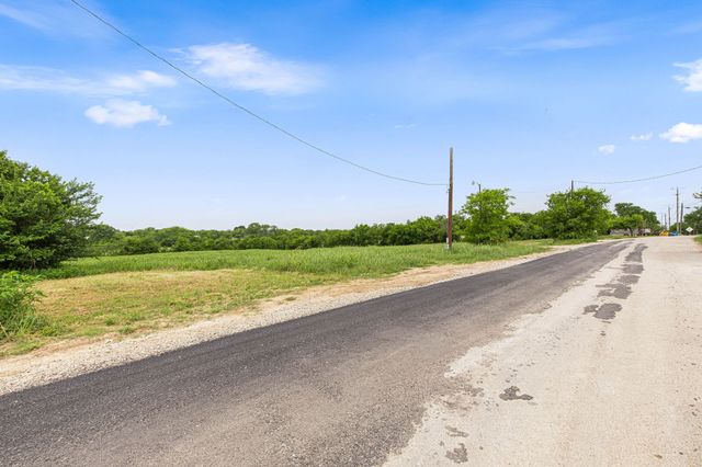 401 N Newark Street, Decatur, TX 76234