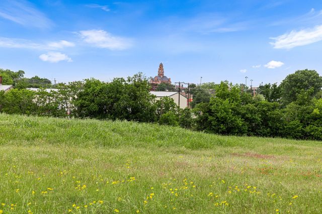 401 N Newark Street, Decatur, TX 76234