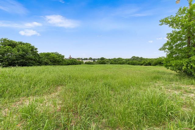401 N Newark Street, Decatur, TX 76234