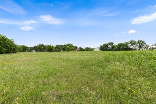 401 N Newark Street, Decatur, TX 76234