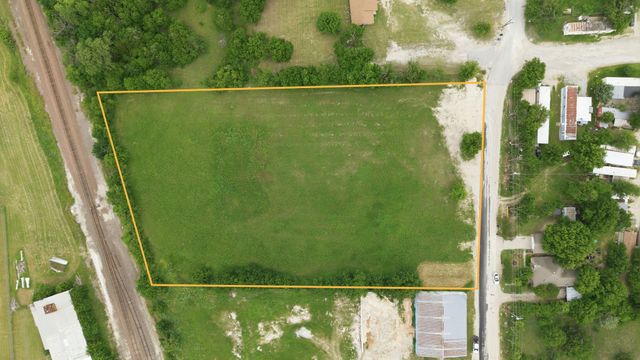 401 N Newark Street, Decatur, TX 76234