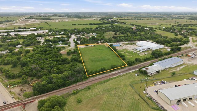 401 N Newark Street, Decatur, TX 76234