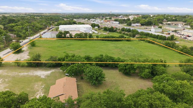 401 N Newark Street, Decatur, TX 76234