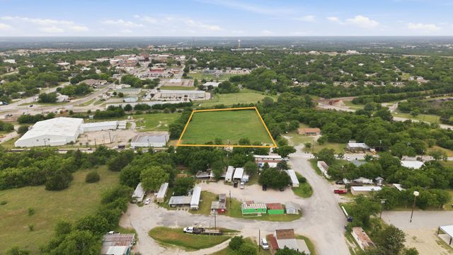 401 N Newark Street, Decatur, TX 76234