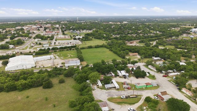 401 N Newark Street, Decatur, TX 76234