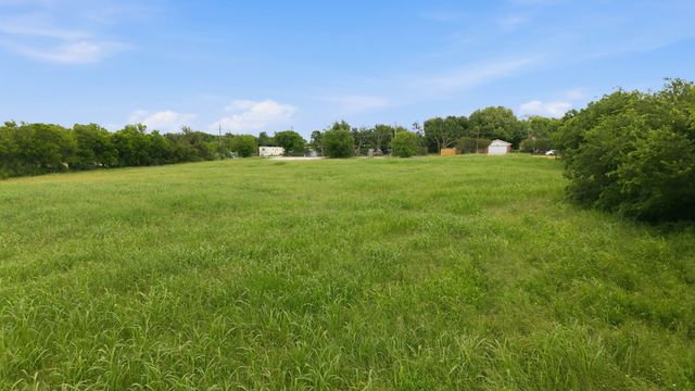 401 N Newark Street, Decatur, TX 76234