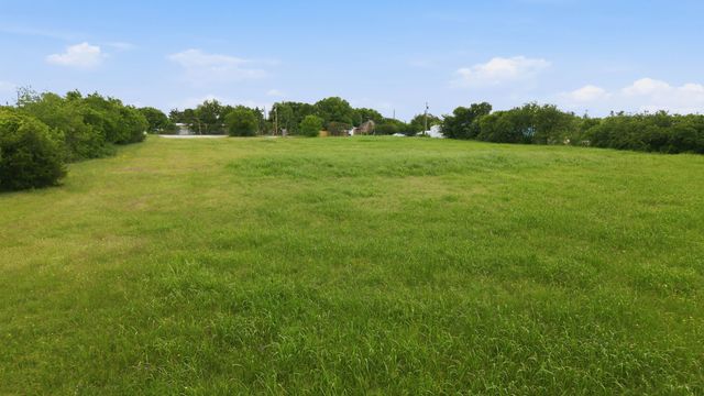 401 N Newark Street, Decatur, TX 76234