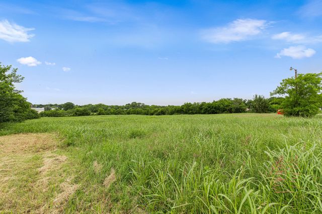401 N Newark Street, Decatur, TX 76234