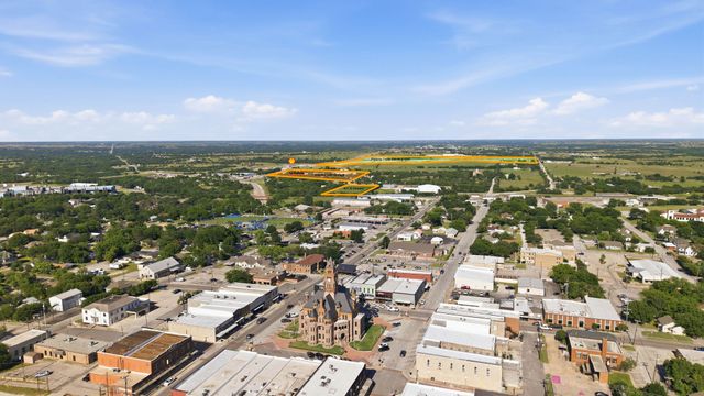 401 N Newark Street, Decatur, TX 76234