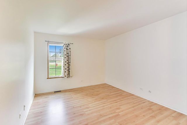 691 Wakefield Road 691, Gurnee, IL 60031