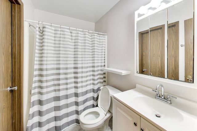 691 Wakefield Road 691, Gurnee, IL 60031