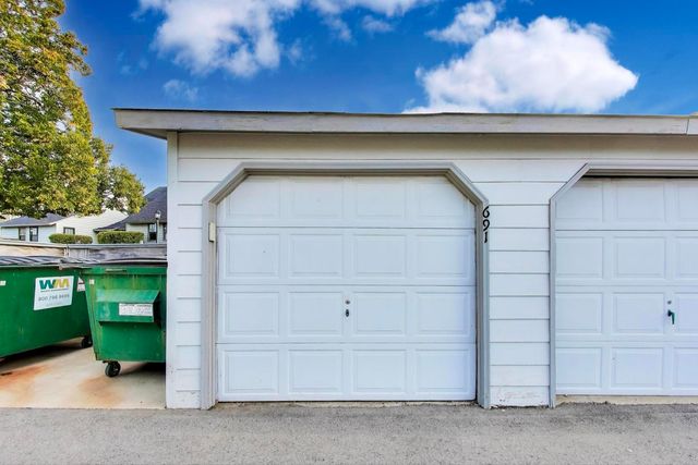 691 Wakefield Road 691, Gurnee, IL 60031