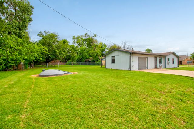 105 E Park Street, Little Elm, TX 75068