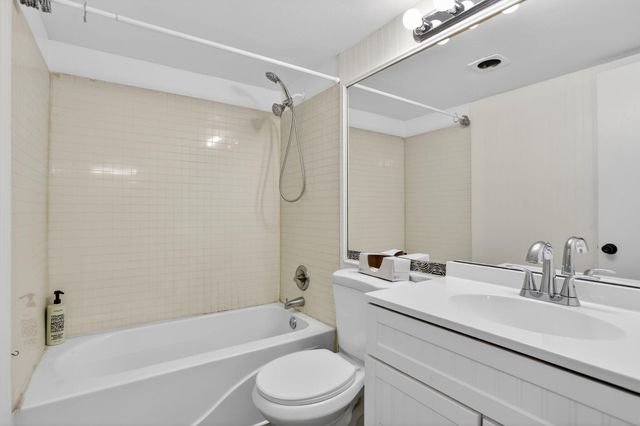 375 SW 56th Avenue 103, Margate, FL 33068