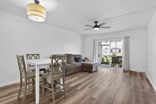 375 SW 56th Avenue 103, Margate, FL 33068